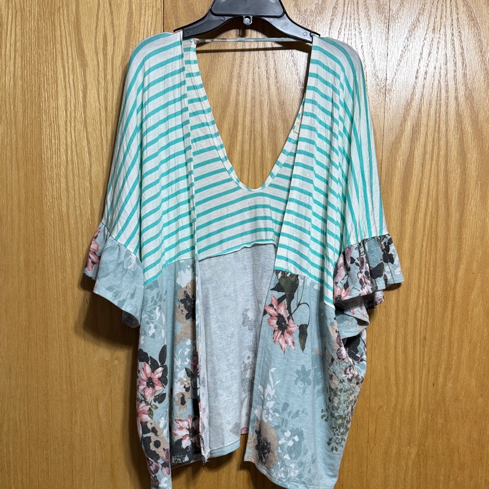 Lovely Melody Mint Green Striped & Floral BlueV-Neck Women’s Top